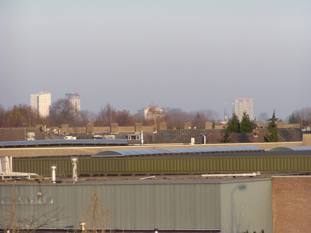 pb180032.jpg - Eindhovense skyline gezien vanaf parallelbaan.