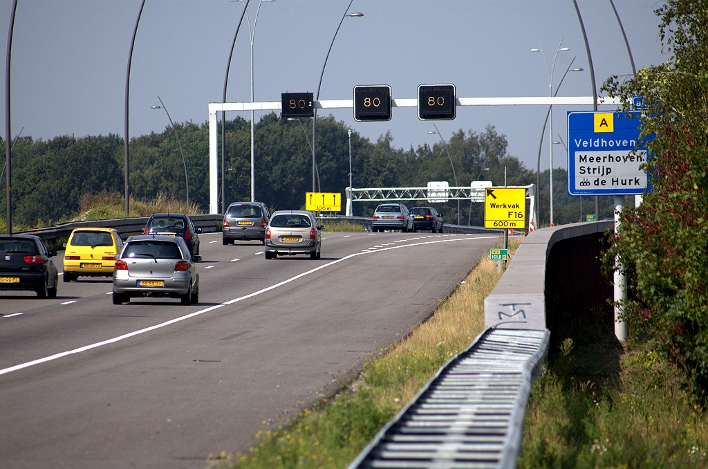 20090816-151904.bmp - Dat wordt dus een weefvakje tussen de aansluitingen Meerenakkerweg en Veldhoven.
