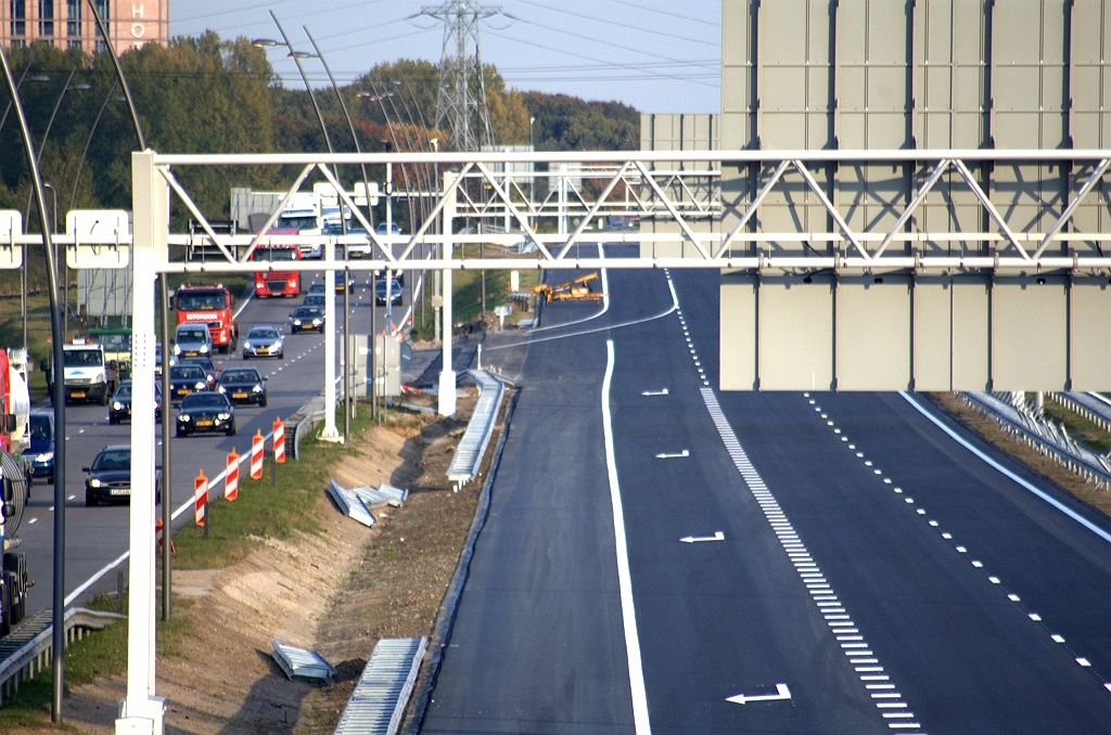 20091019-172515.bmp - Ook het oversteekje over de GODO is ingetekend, voor verkeer dat per 1 november langs de rotonde Leenderheide rijdt, maar een bestemming heeft in Veldhoven, Eindhoven-west of Airport.