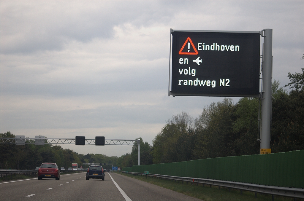 20100501-173444.bmp - Tot slot de zesde GRIP langs de A2 vanuit de richting Maastricht met de stilaan bekende tekst...  week 201016 