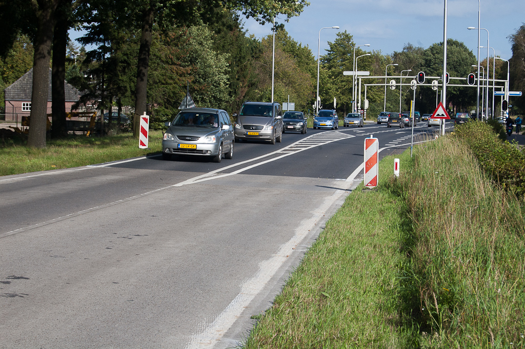 20110913-155200.jpg - Bij de kruising met de Bleijenhoek zien we reeds een overgang naar asfalt.